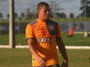 Mazola Jr. relaciona 19 atletas do CRB para jogo com o Paysandu