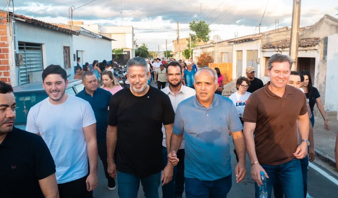 Pavimentação, desenvolvimento e trabalho: Arthur Lira leva avanços a São José da Tapera