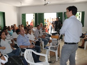 Prefeito Marcelo Beltrão cobra finalização de Conjunto Residencial em Jequiá da Praia