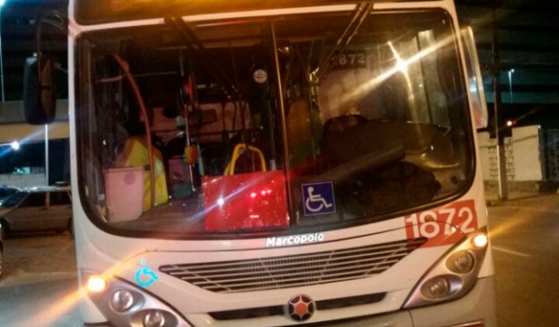 Policiais capturam assaltantes de coletivo em Maceió