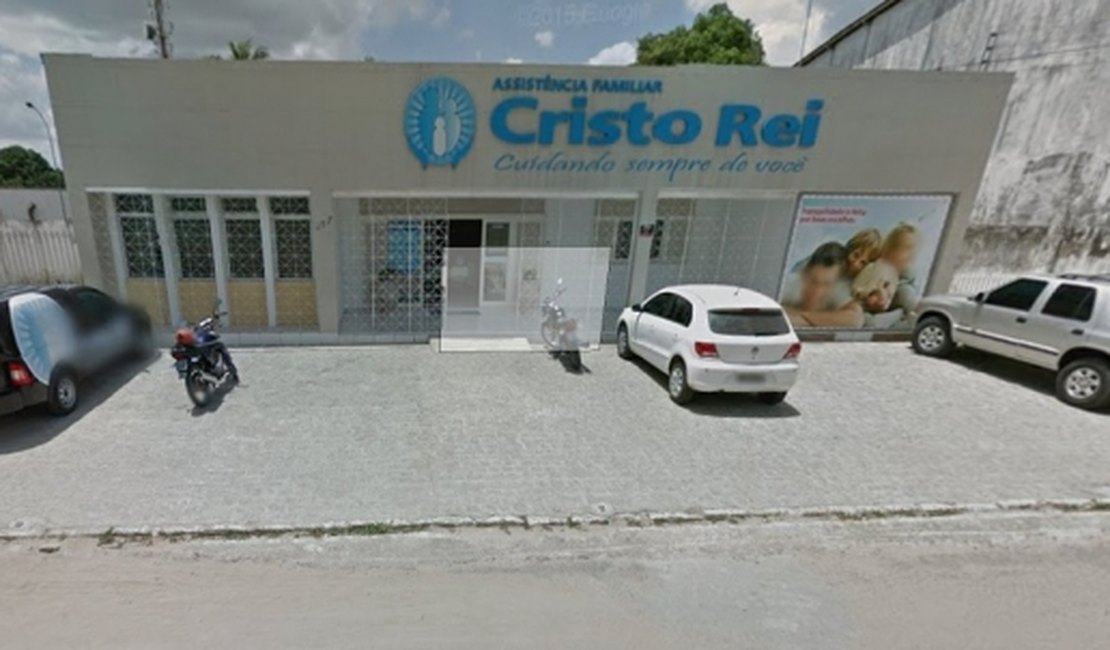 Homem tenta roubar funerária mas é contido por populares e acaba  preso