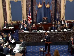 Impeachment de Trump: senadores dormem e brincam durante julgamento do presidente