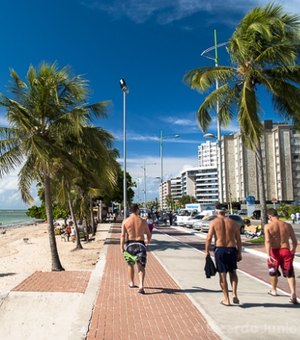 Praias do litoral alagoano apresentam 11 trechos impróprios para banho de mar