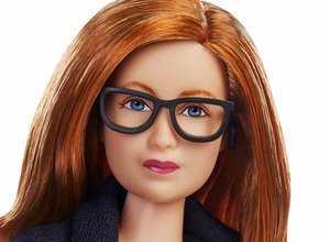 Mattel cria barbie da mulher que desenvolveu vacina da AstraZeneca