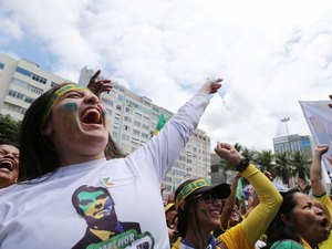 Atos pró-Bolsonaro levam apoiadores a diversas cidades do país