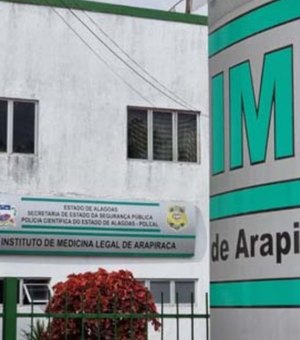 Homem é encontrado morto a tiros nos fundos de terreno no bairro Batingas, em Arapiraca