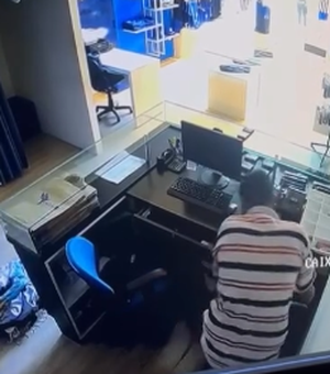 Loja oficial do CSA é furtada e ação é registrada por câmeras de segurança