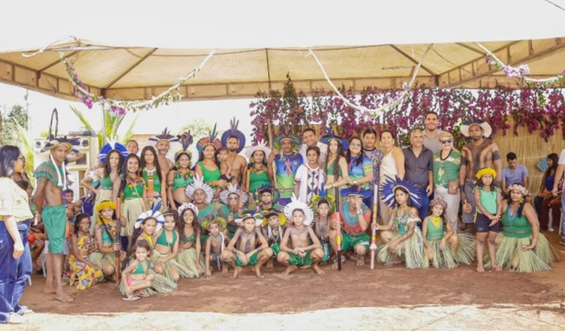Prefeito de Palmeira dos Índios participa de festividades na Aldeia Coité