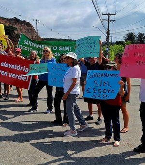 Moradores de Guaxuma protestam contra obra de saneamento da prefeitura