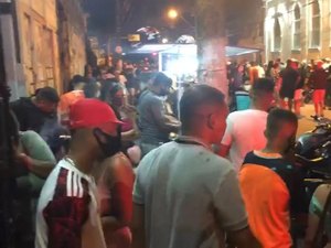 Polícia acaba com festa clandestina em casa de show lotada no Jaraguá