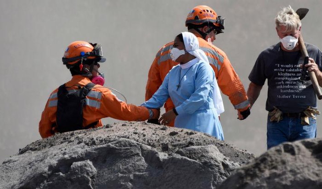 Último esforço em busca de desaparecidos por vulcão na Guatemala