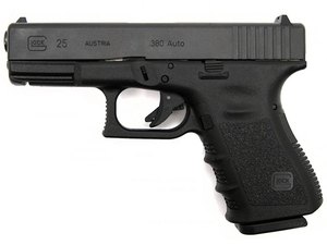 Mulher esconde arma de companheiro para evitar ataque e homem acaba em Maceió