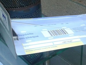 Cliente encontra 'chupacabra' ao tentar depositar R$ 1 mil no BB