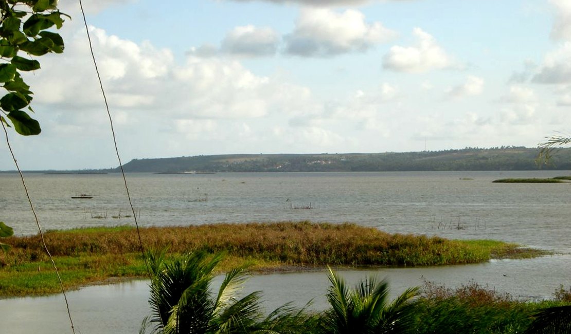 Corpo é encontrado boiando na Lagoa Mundaú