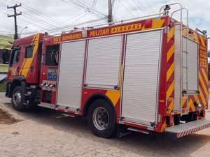 Curto-circuito causa princípio de incêndio em quarto de apartamento em Maceió