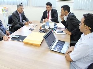 Arapiraquenses criam sistema de gerenciamento financeiro e apresentam ao Itec