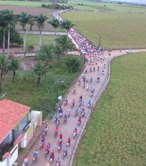 Mais de  2,5 mil veículos participam de carreata de Arthur Albuquerque em Limoeiro de Anadia