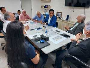 Prefeito Júlio Cezar e direção da FEJAL discutem novos caminhos para o fortalecimento do Cesmac faculdade do Sertão