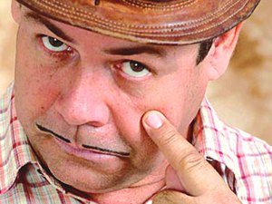 Zé Lezin volta a maceió com o show 30 Anos de Humor