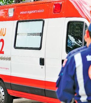 Acidente deixa dois feridos na Av. Durval de Góes Monteiro, em Maceió