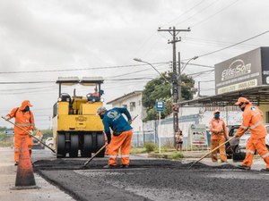 Bairro Santa Lúcia recebe obras de drenagem e pavimentação