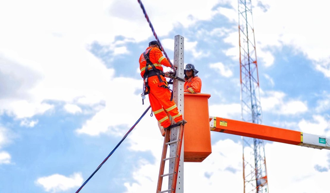 Prefeitura reforça modernização da rede elétrica da UPA de Palmeira