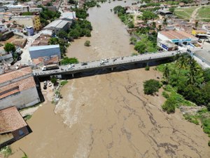 Enchente do rio Ipanema encerra rapidamente e provoca menos estragos que o esperado