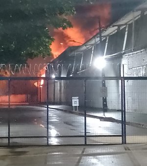 Fábrica no Distrito Industrial já havia registrado incêndio semelhante em 2024