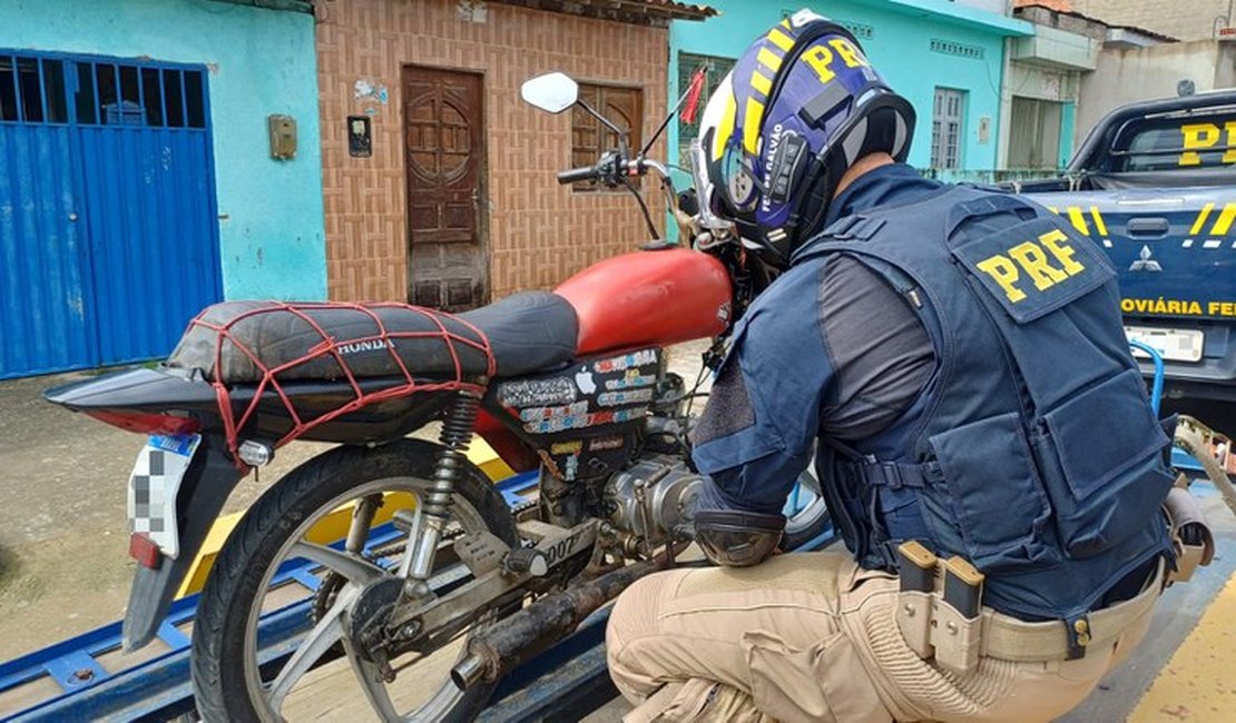 PRF apreende motocicleta adulterada conduzida por adolescente em Satuba