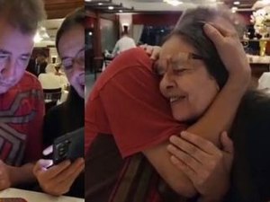 Autista de 43 anos paga pela primeira vez almoço para a mãe após conseguir emprego
