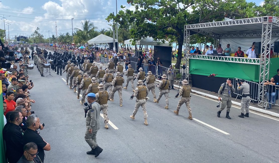 Desfile cívico-militar marca o feriado de 7 de Setembro em Maceió