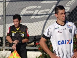 Lucas Pavone tem nome no BID e fica à disposição do técnico Vica