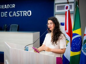 Teca Nelma parabeniza servidores de Maceió por mobilização que garantiu avanços nas carreiras