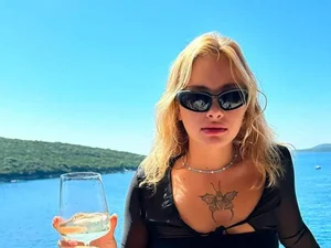 Musa do OnlyFans que estava sumida é achada com pernas e colunas quebradas
