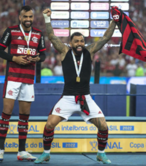Gabi nega que título da Copa do Brasil era 'peso' para o Flamengo: 'Agora o álbum está completo'