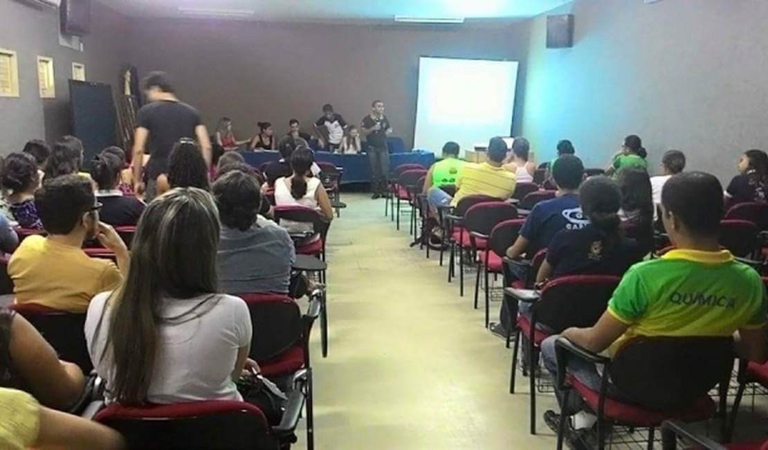 DCE da Uneal se defende de acusações de estudantes em nota oficial