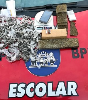 Casal é preso com mais de 2kg de maconha na parte alta de Maceió