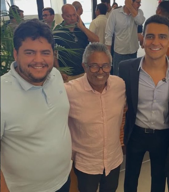 Em Tapera, todos juntos e misturados. Menos o eleitor