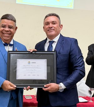 Câmara de Maceió entrega Título de Cidadão Honorário ao professor universitário Eraldo de Souza