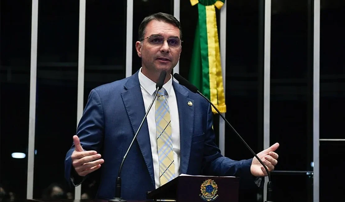 Flávio Bolsonaro diz que há “preço” para desistir de eventual candidatura à Presidência