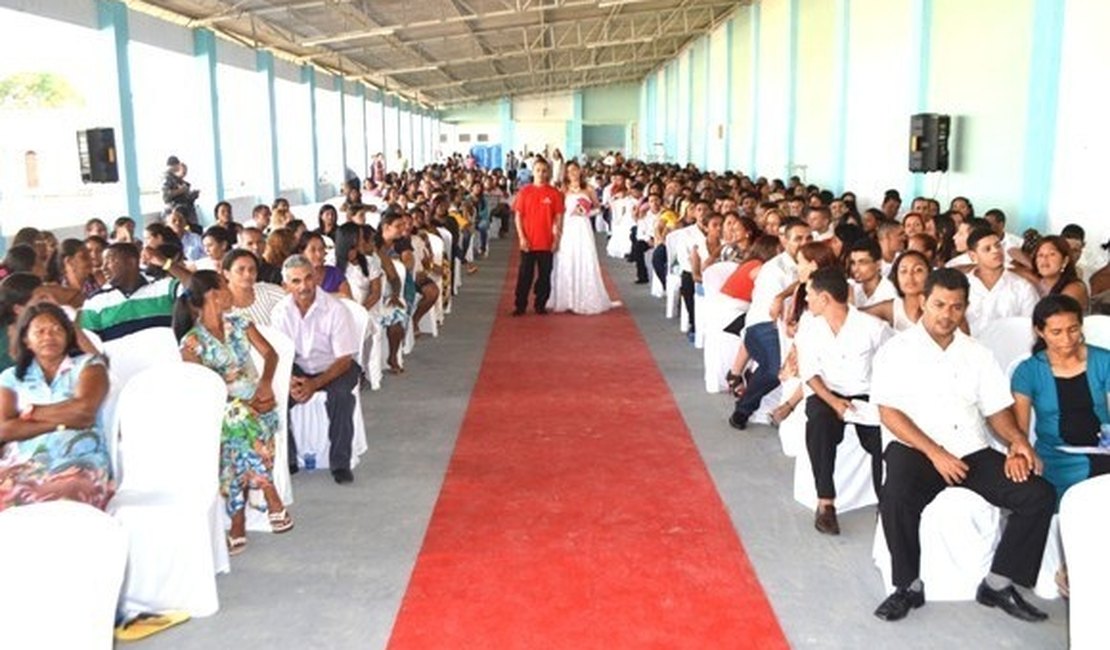 Reeducandos participam de casamento coletivo