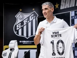 Vojvoda é apresentado oficialmente como novo técnico do Santos