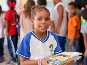 Creches e escolas públicas municipais voltam às aulas nesta segunda