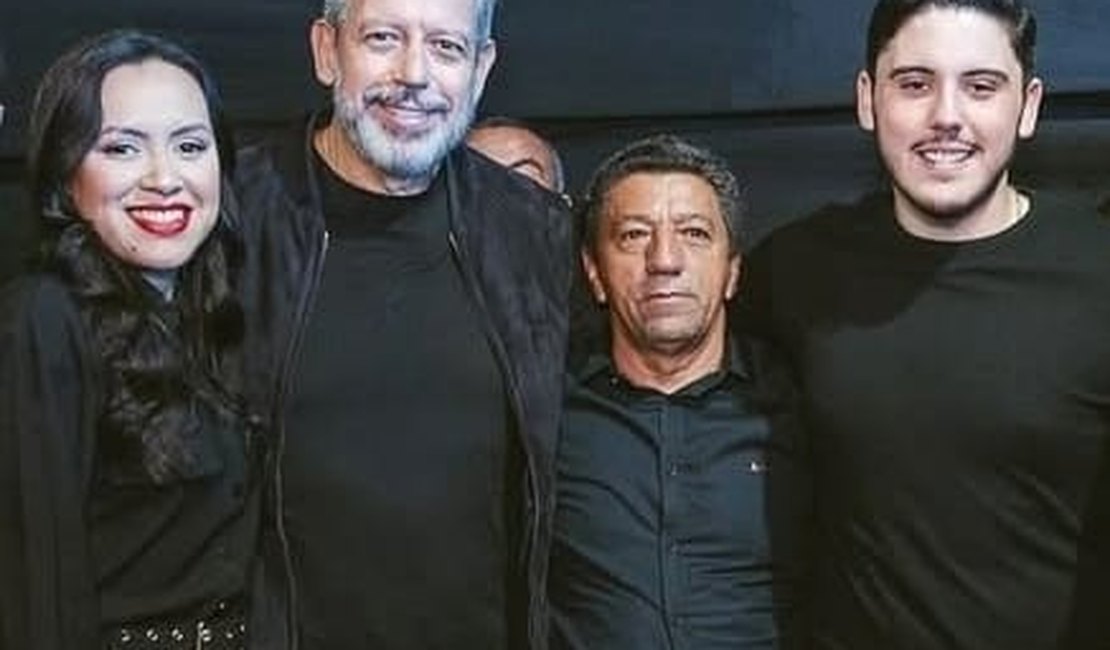 Nayara e Zé Carlos reforçam apoio a Arthur e Álvaro Lira e celebram obras em Água Branca