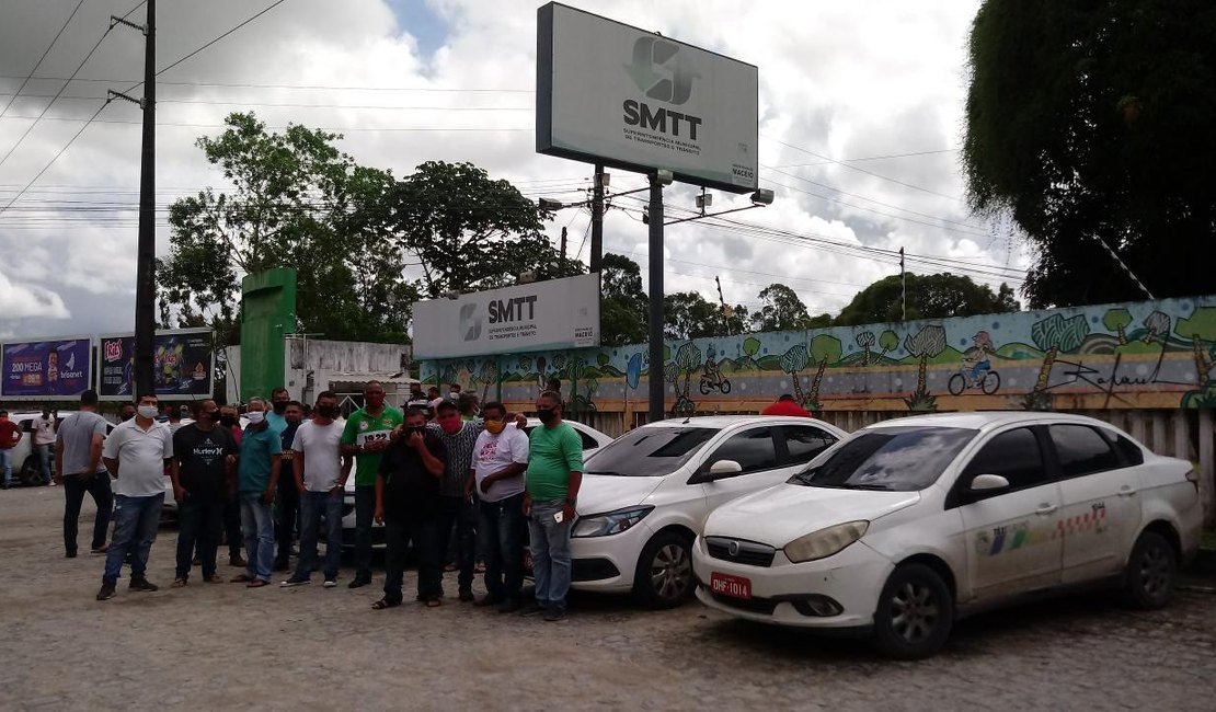 SMTT recebe taxistas após denúncias de abordagens truculentas em Maceió