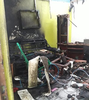 [Vídeo] Homem põe fogo dentro de casa para matar familiares em Viçosa
