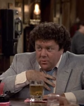 Morre George Wendt, estrela da sitcom Cheers, aos 76 anos