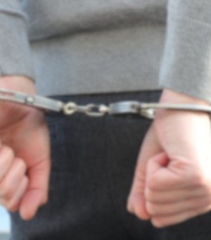 Homem tenta invadir casa de ex-companheira e é preso em Arapiraca