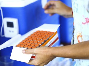 Senado aprova projeto que facilita compra de vacinas ao tratar de responsabilidade civil
