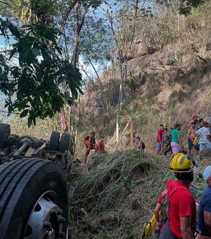 Mulher grávida está entre as vítimas fatais de acidente com ônibus na Serra a Barriga